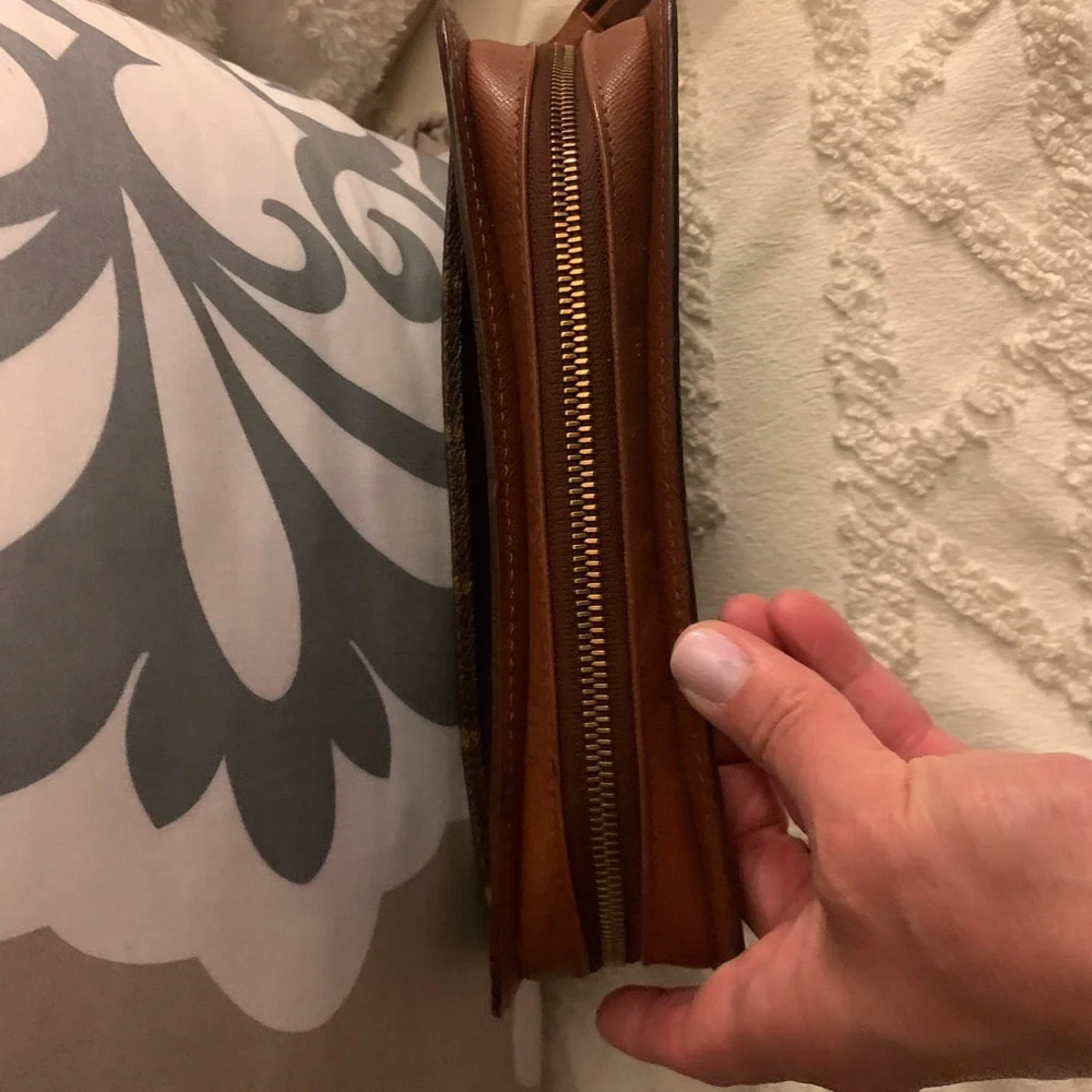 Louis Vuitton Orsay Clutch - Picture 3 of 13